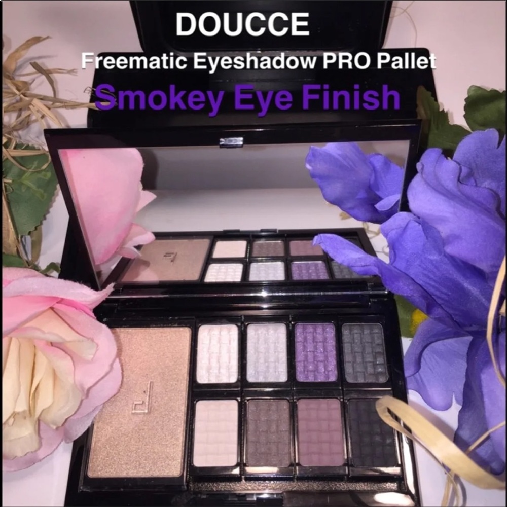 DOUCCE Frematic Eyeshadow Pro Pallet Smoky Wet/Dry